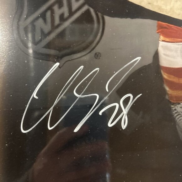 Claude Giroux autograph signed Philadelphia Flyers 16x20 photo framed PSA - Picture 3 of 4